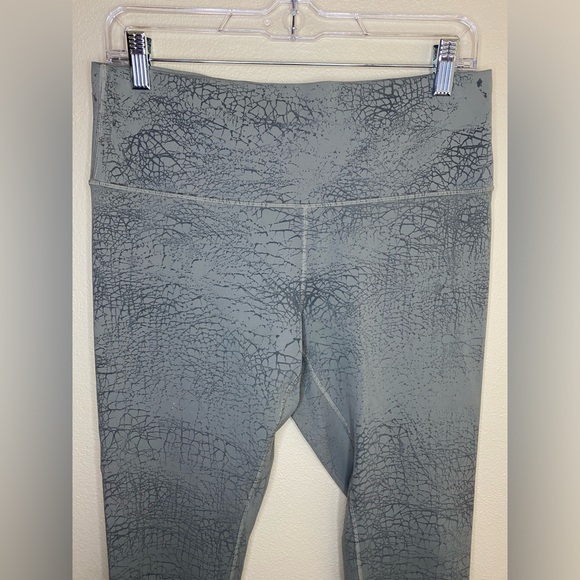 Lululemon Wunder Train High-Rise crop 23” leggings size 12 - Picture 2 of 8